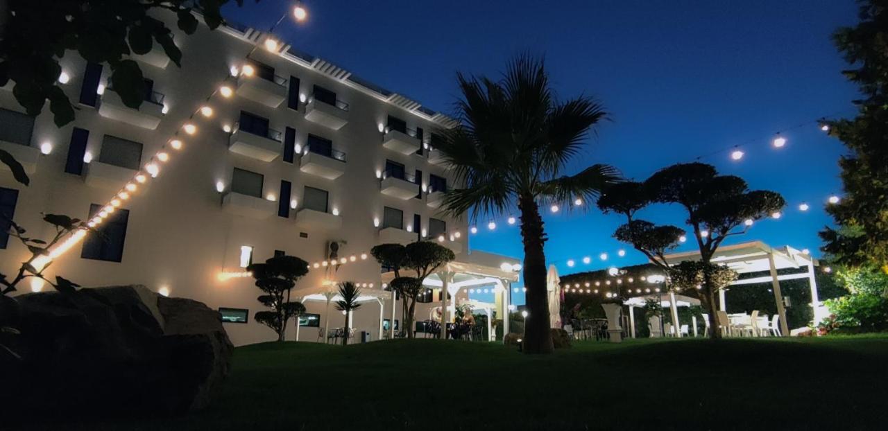 Hotel Delta Premium Jube Exteriér fotografie